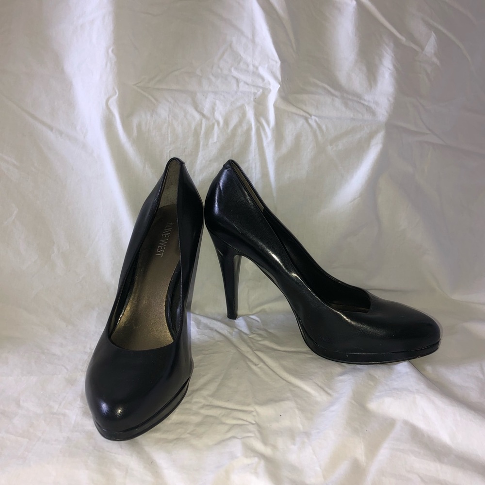 Nine West Black Leather Pumps